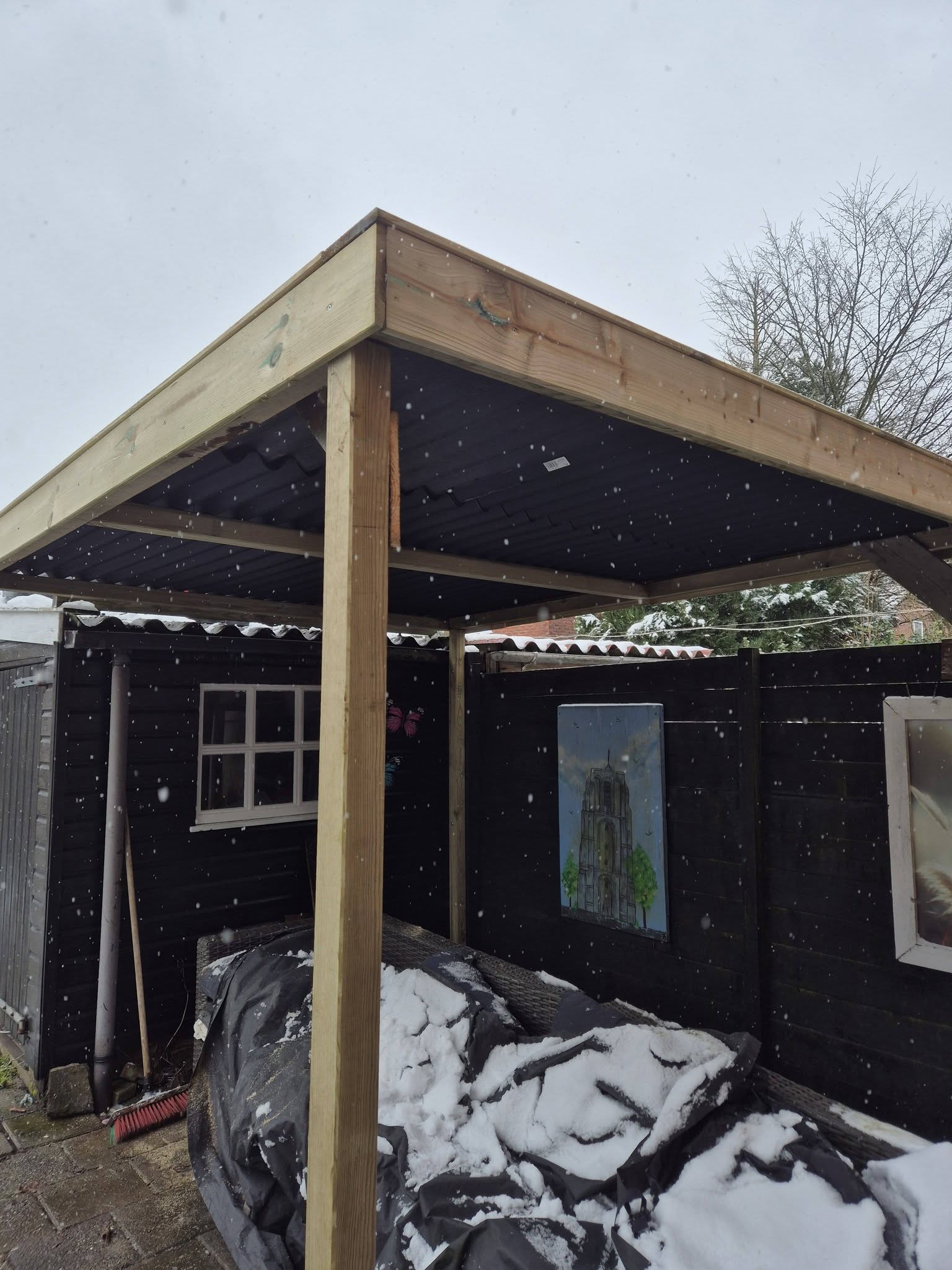 Maatwerk overkapping uitgevoerd door KlusJoop in Leeuwarden
